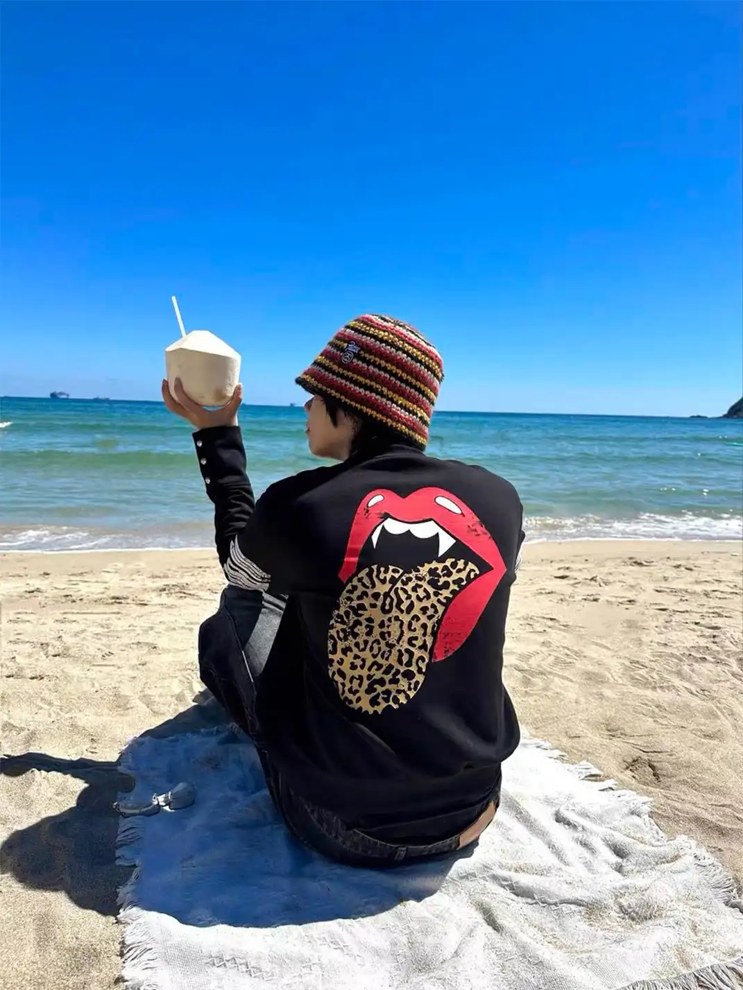 DETW | Leopard Print Tongue Print Studded Long Sleeve