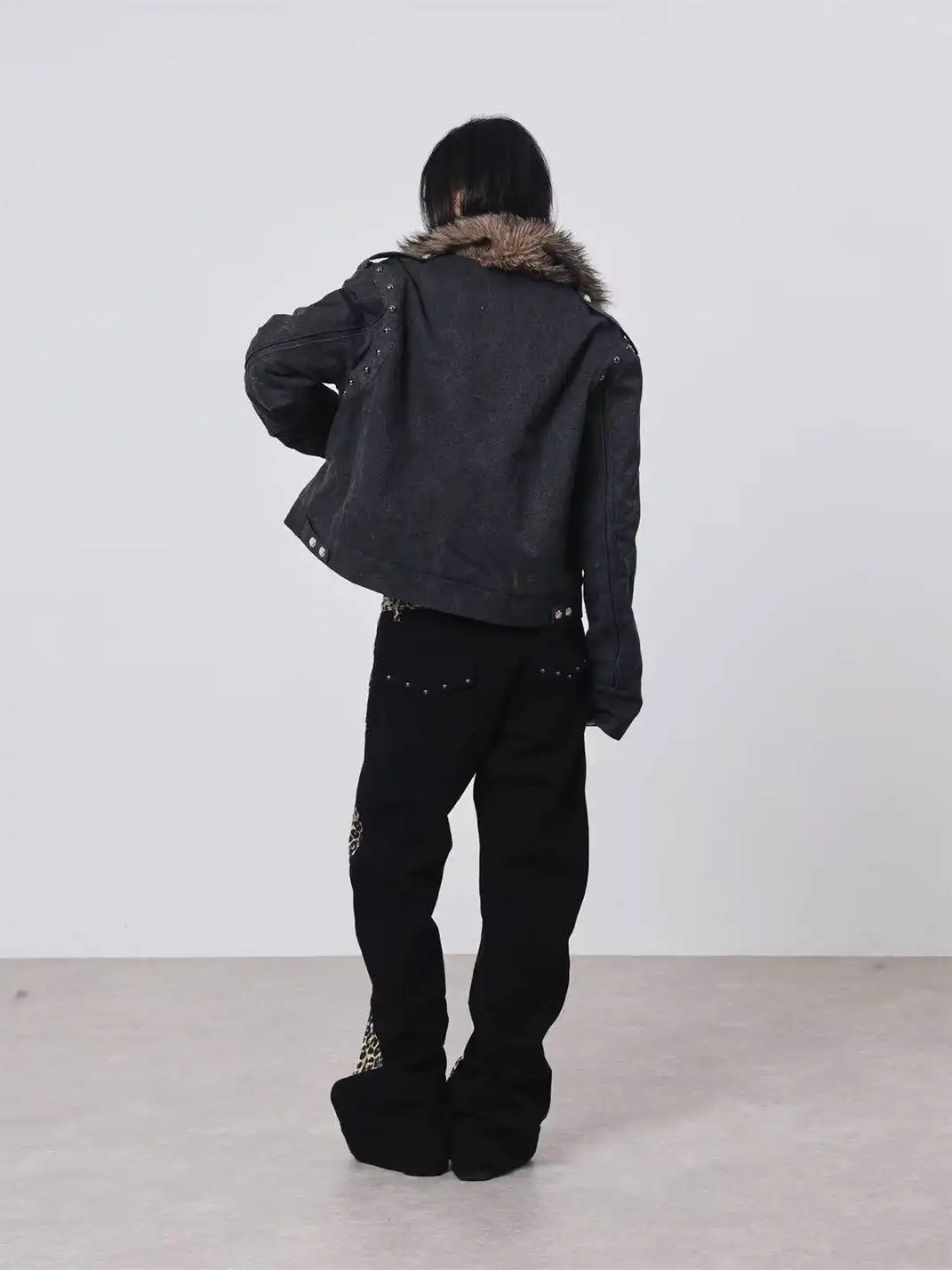 DETW | Mountain-Carving Studded Diagonal Zipper Jacket