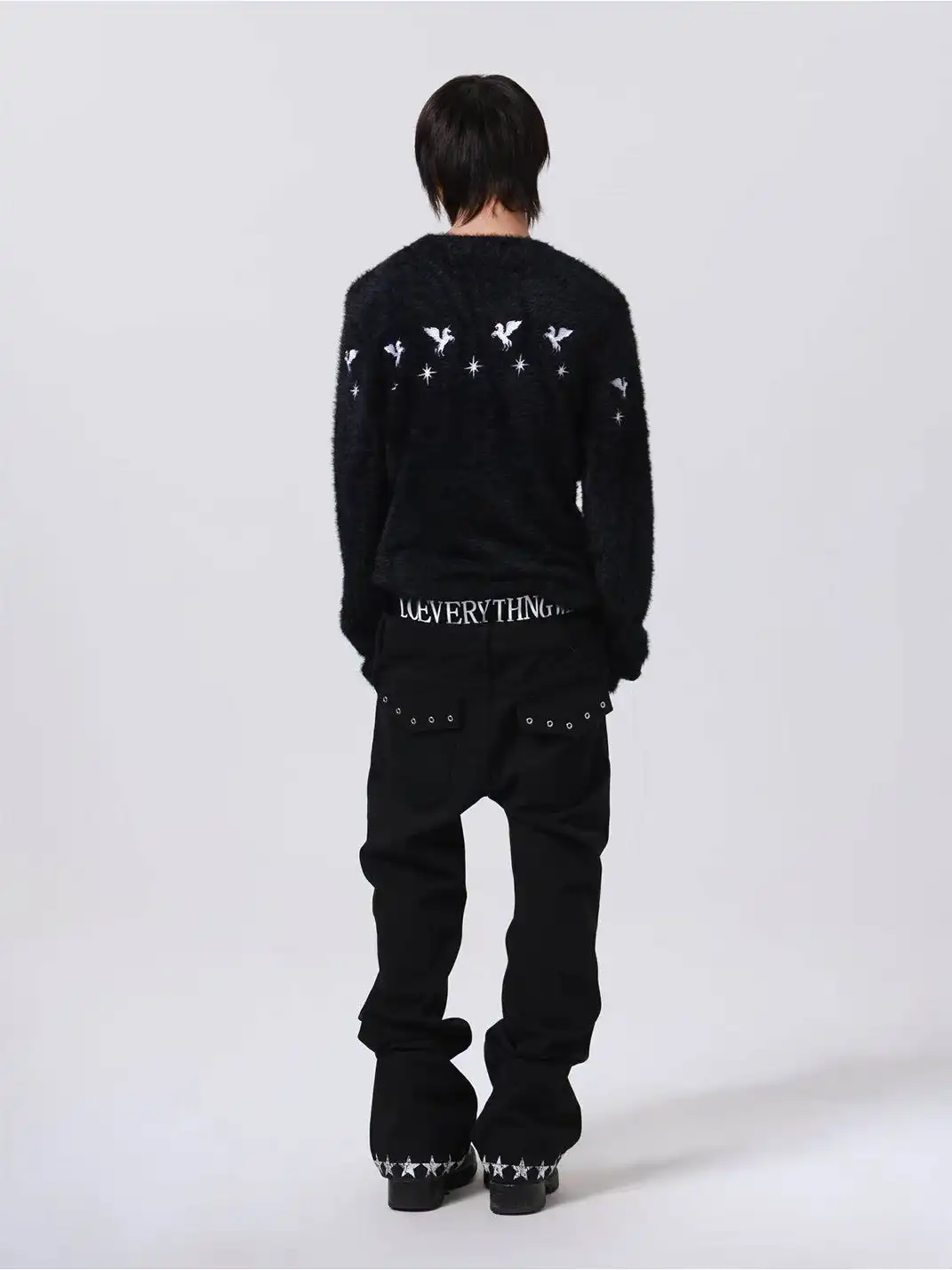 DETW | Five-Pointed Star Studded Embroidered Sweater