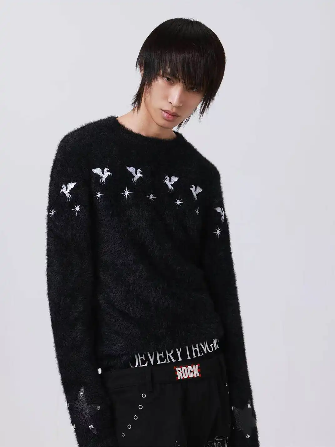 DETW | Five-Pointed Star Studded Embroidered Sweater