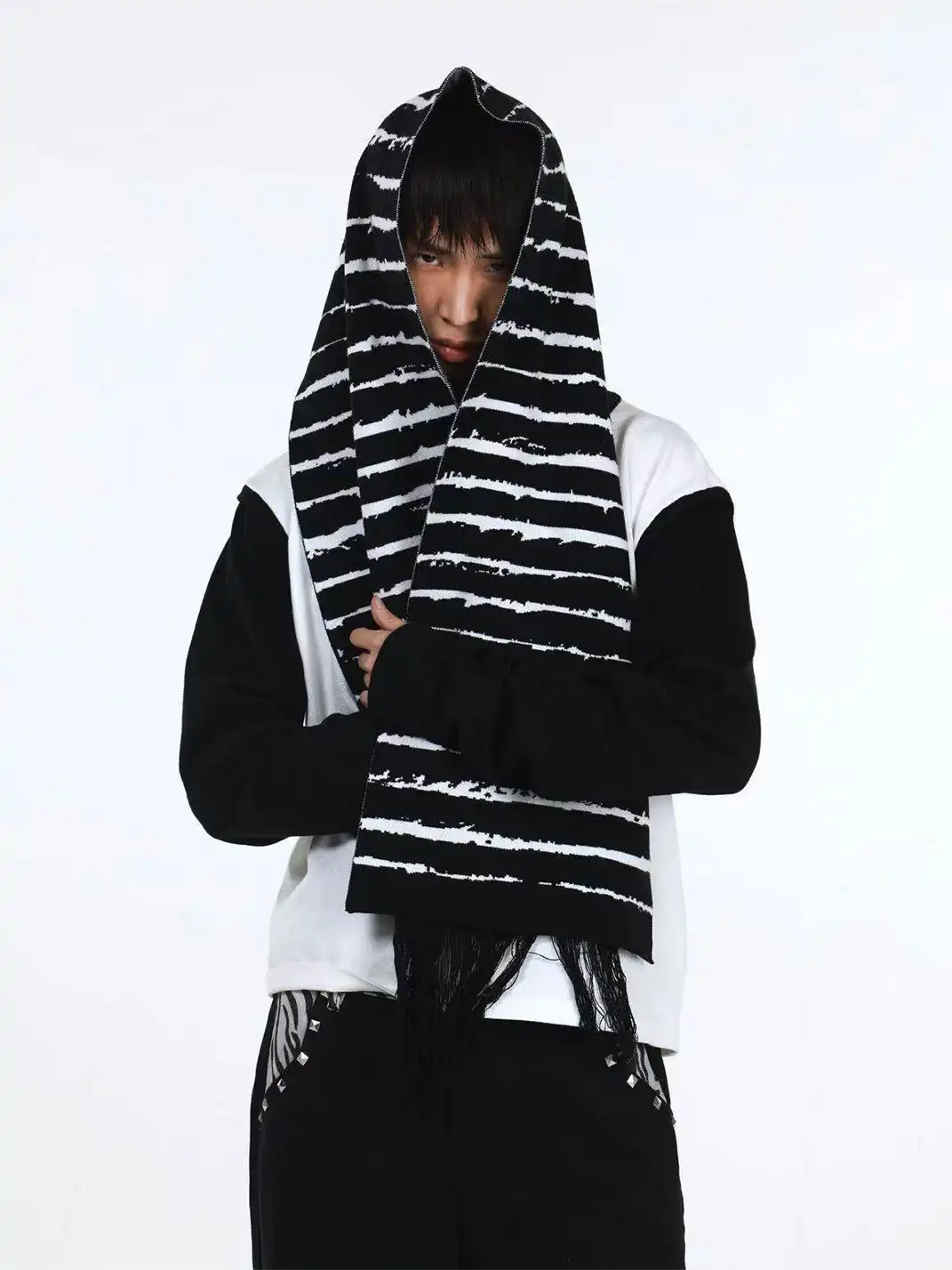 DETW | Striped Distressed Thorn Tassel Scarf