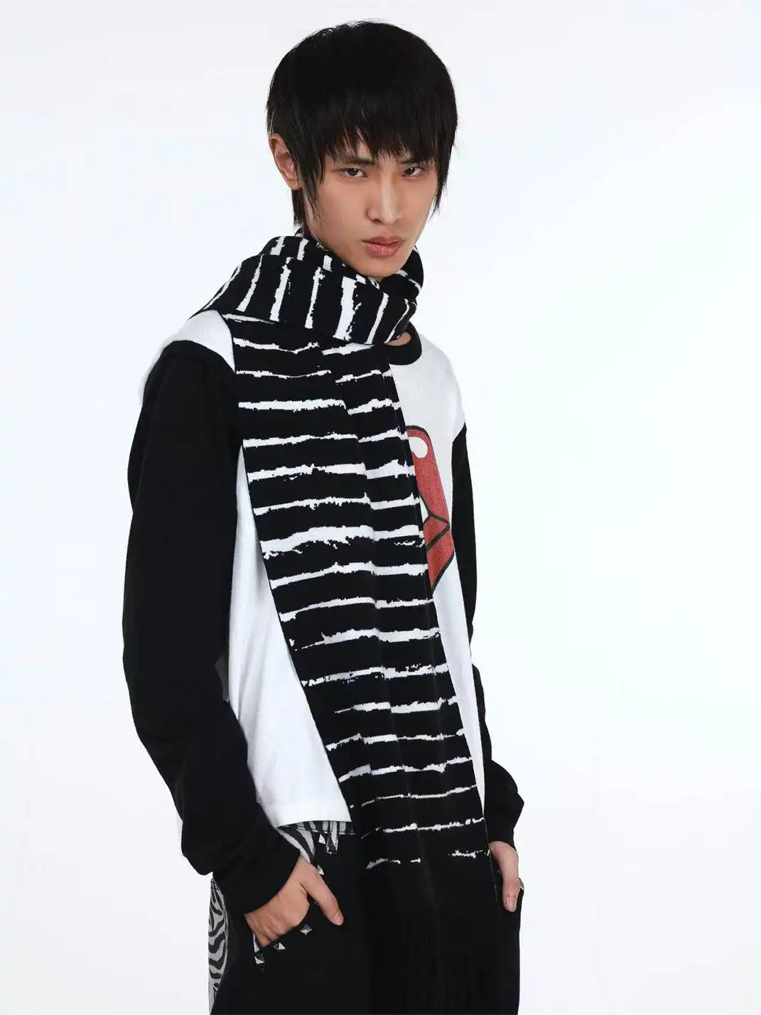 DETW | Striped Distressed Thorn Tassel Scarf