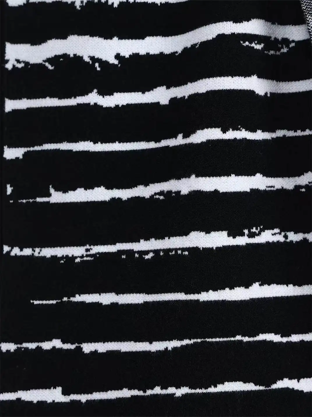 DETW | Striped Distressed Thorn Tassel Scarf