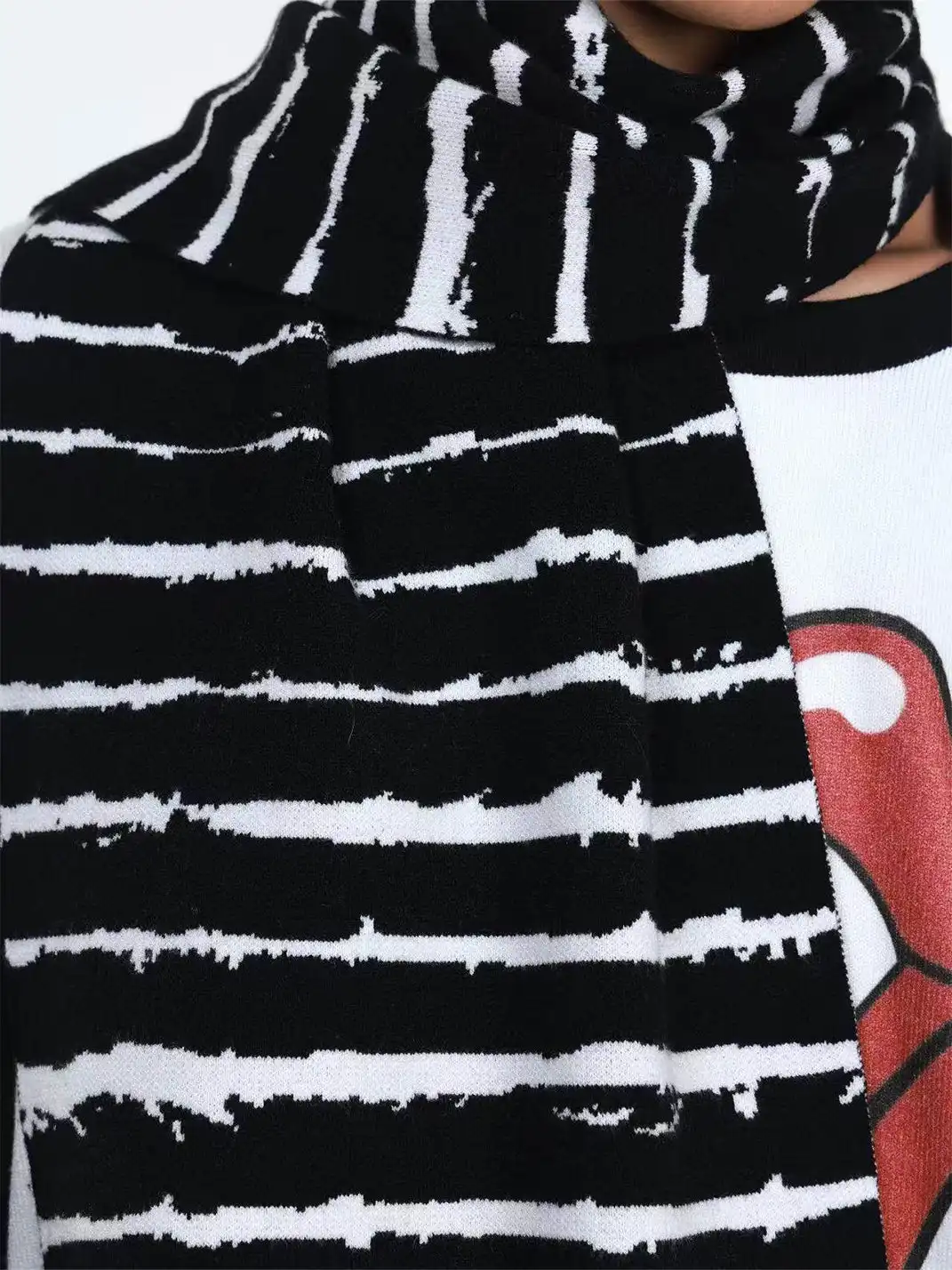 DETW | Striped Distressed Thorn Tassel Scarf