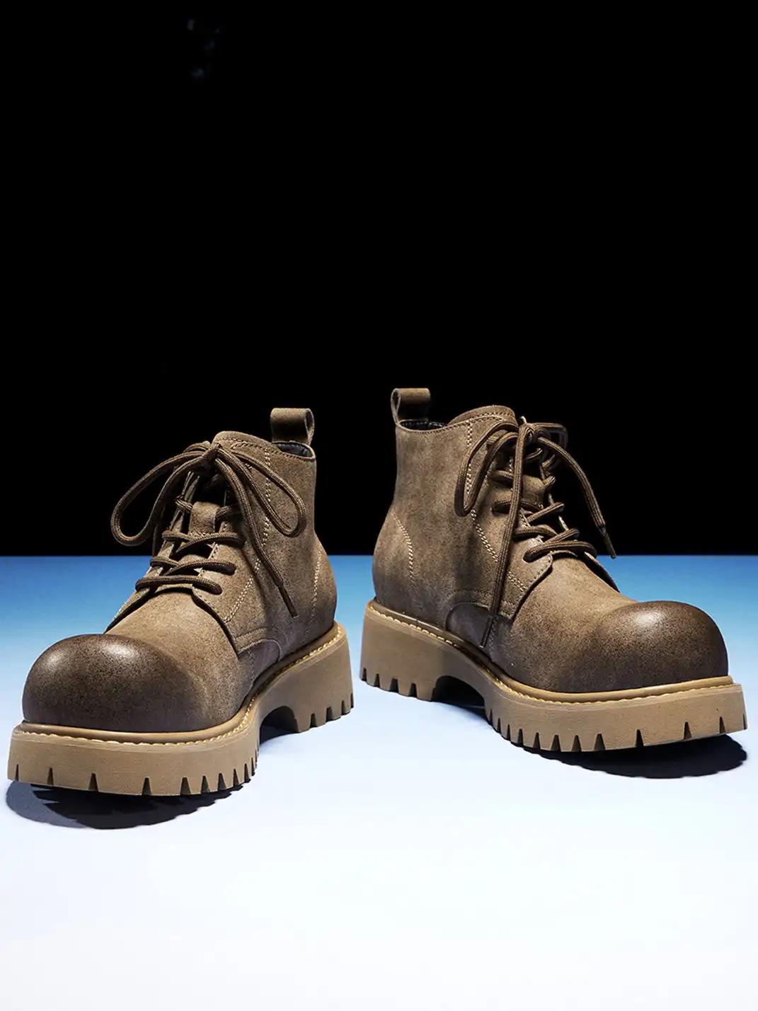 ACUPUNCTURE | Classic Upturned Toe Lace-Up Martin Boots