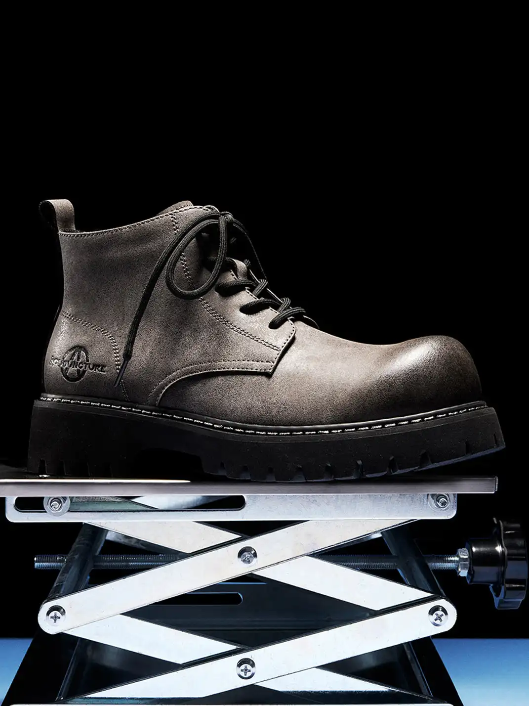 ACUPUNCTURE | Classic Upturned Toe Lace-Up Martin Boots