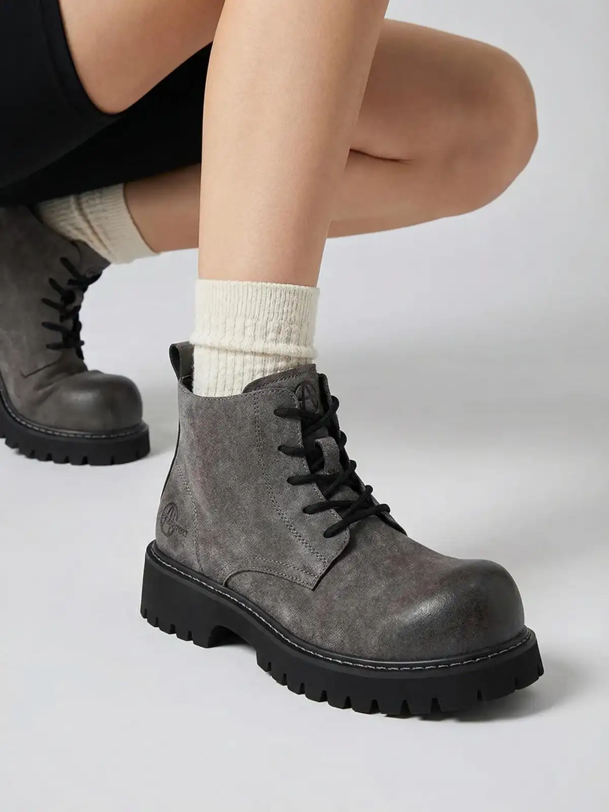 ACUPUNCTURE | Classic Upturned Toe Lace-Up Martin Boots