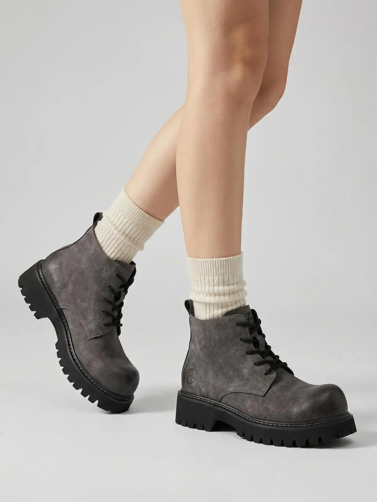 ACUPUNCTURE | Classic Upturned Toe Lace-Up Martin Boots