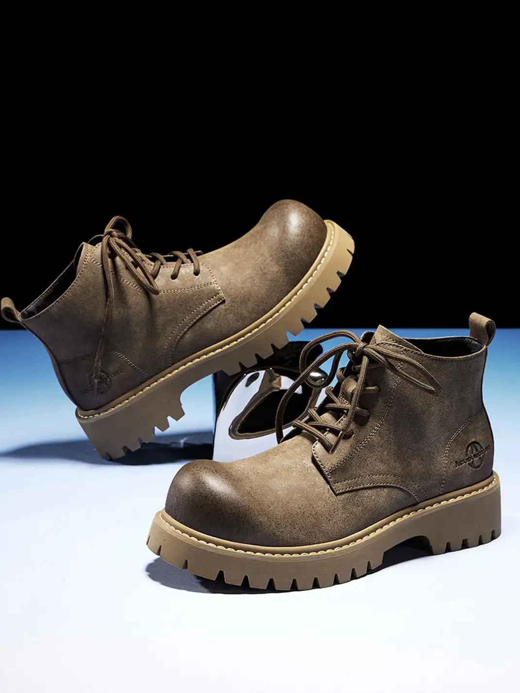 ACUPUNCTURE | Classic Upturned Toe Lace-Up Martin Boots