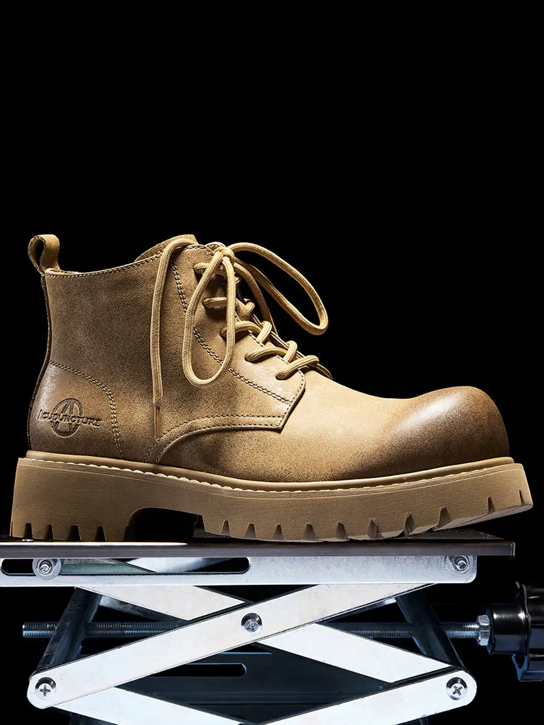 ACUPUNCTURE | Classic Upturned Toe Lace-Up Martin Boots