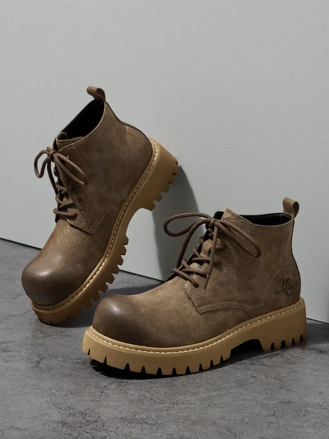 ACUPUNCTURE | Classic Upturned Toe Lace-Up Martin Boots