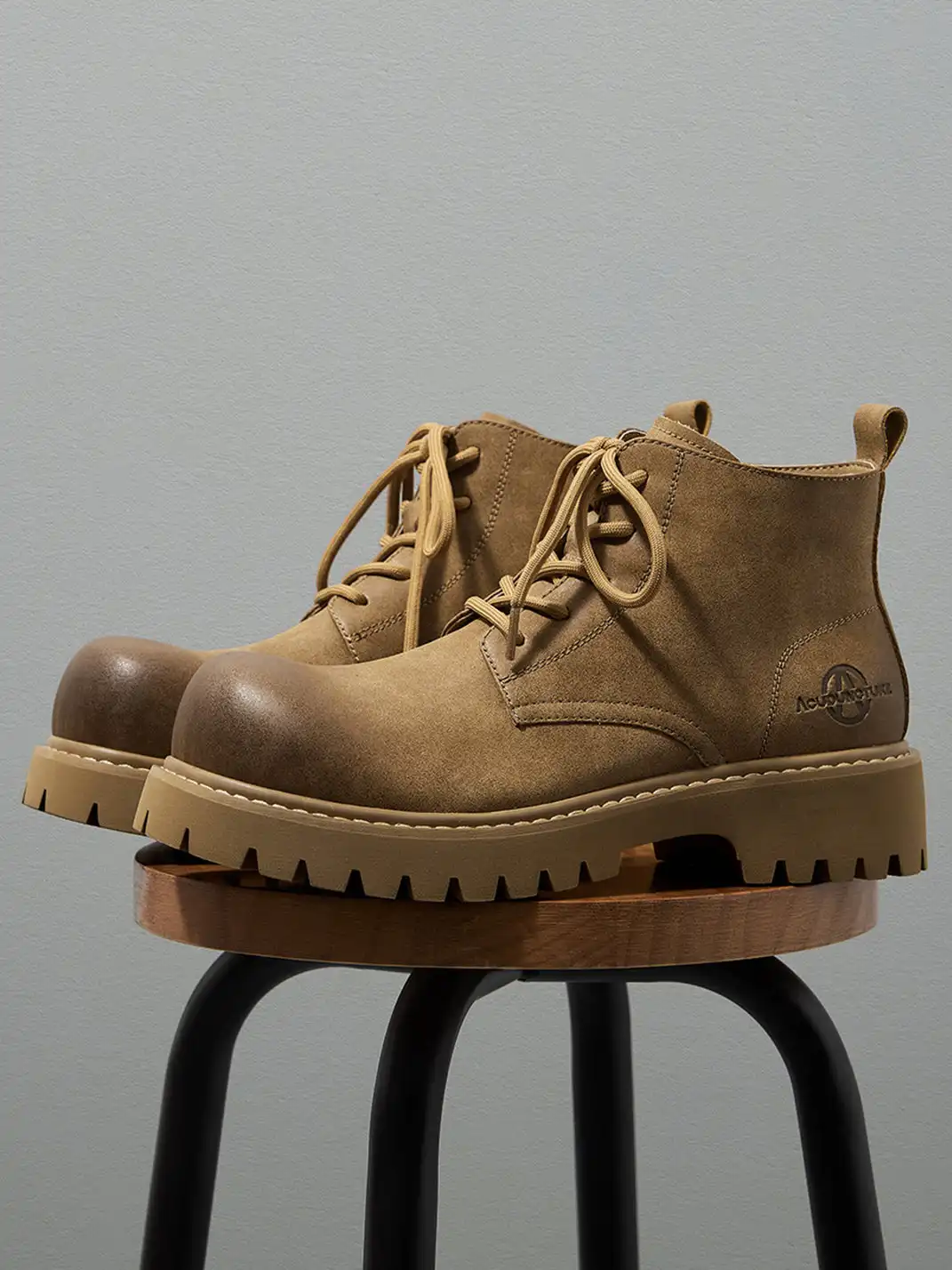 ACUPUNCTURE | Classic Upturned Toe Lace-Up Martin Boots