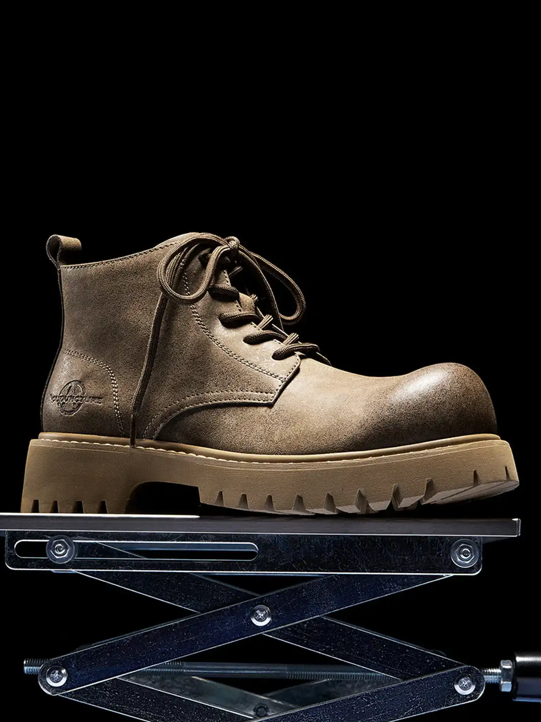 ACUPUNCTURE | Classic Upturned Toe Lace-Up Martin Boots