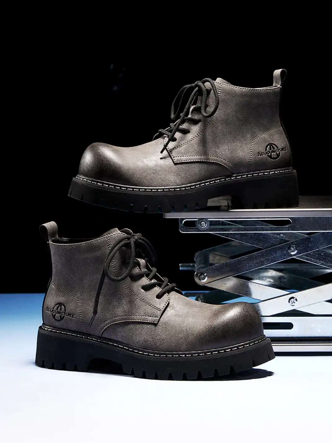 ACUPUNCTURE | Classic Upturned Toe Lace-Up Martin Boots