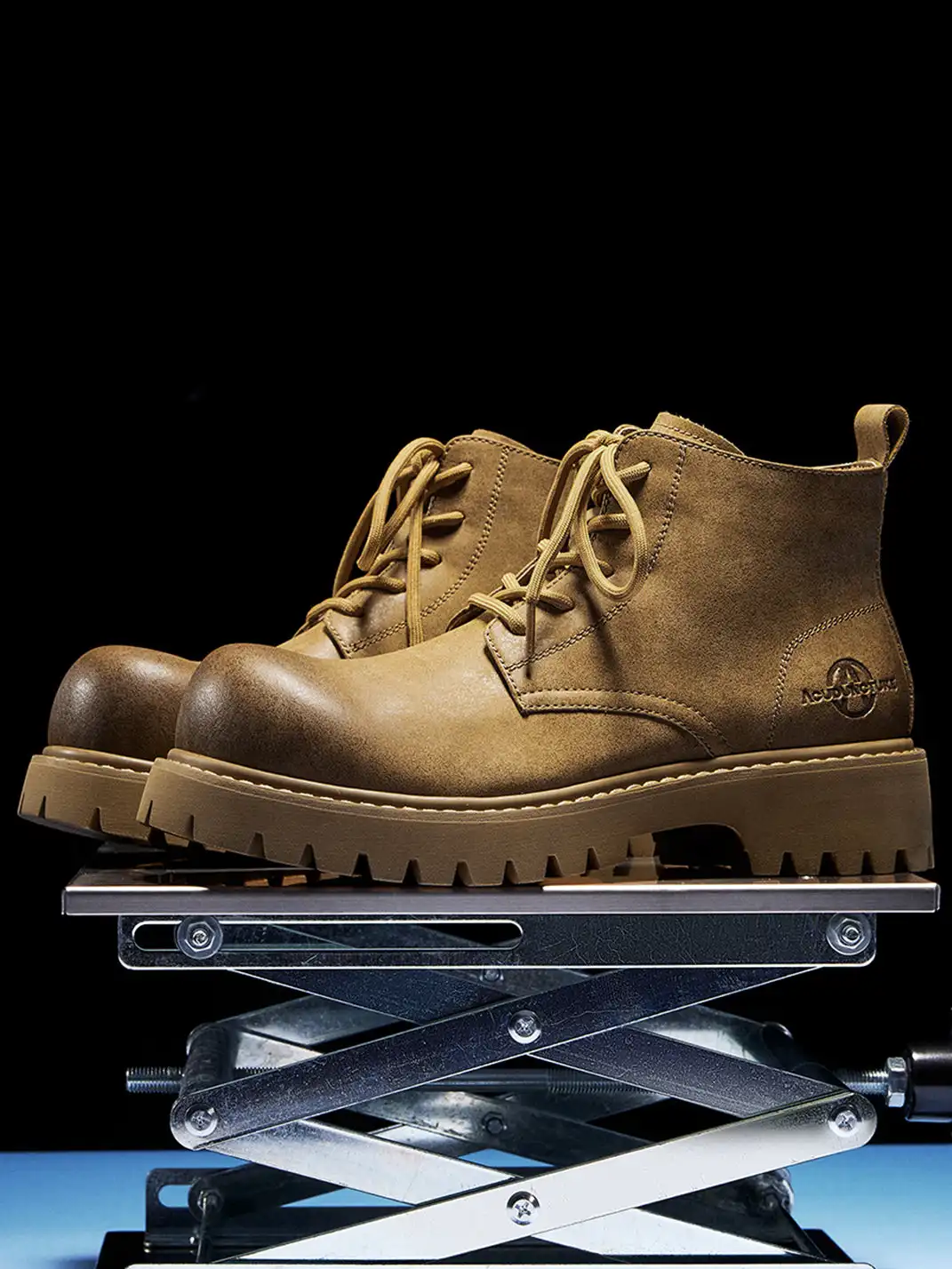 ACUPUNCTURE | Classic Upturned Toe Lace-Up Martin Boots