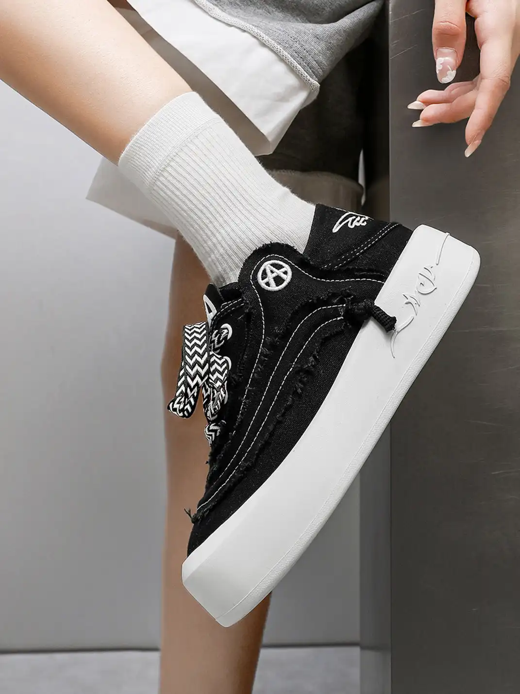 ACUPUNCTURE | Distressed Canvas Platform Shoes