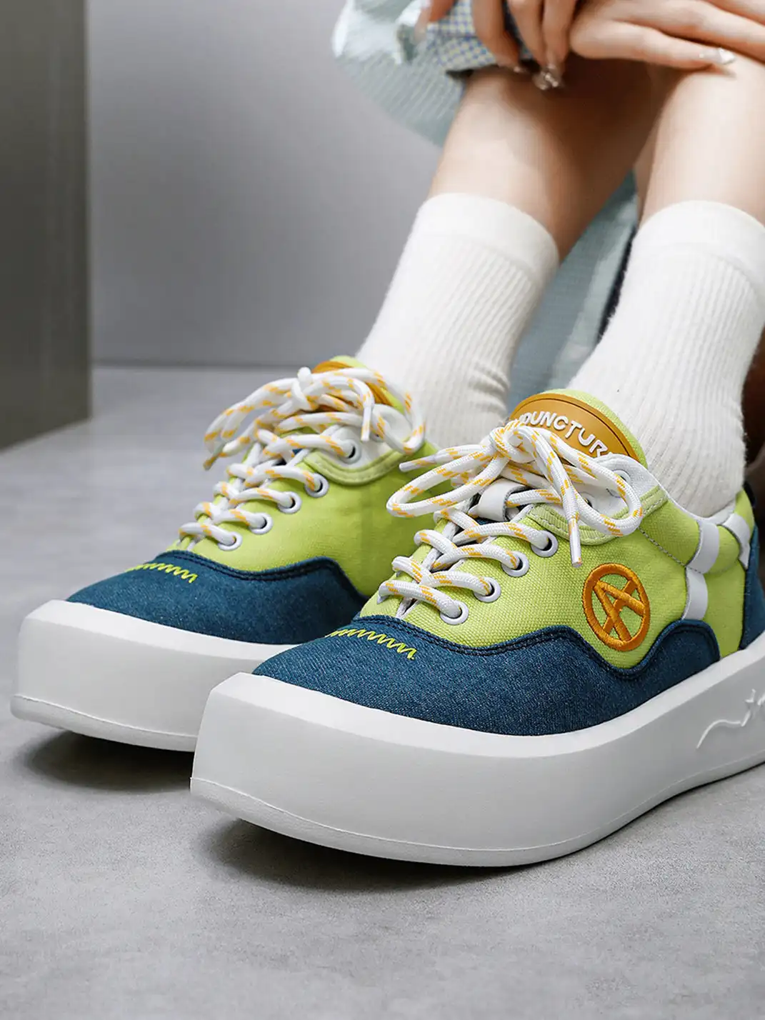 ACUPUNCTURE | Color-Blocked Canvas Platform Sneakers