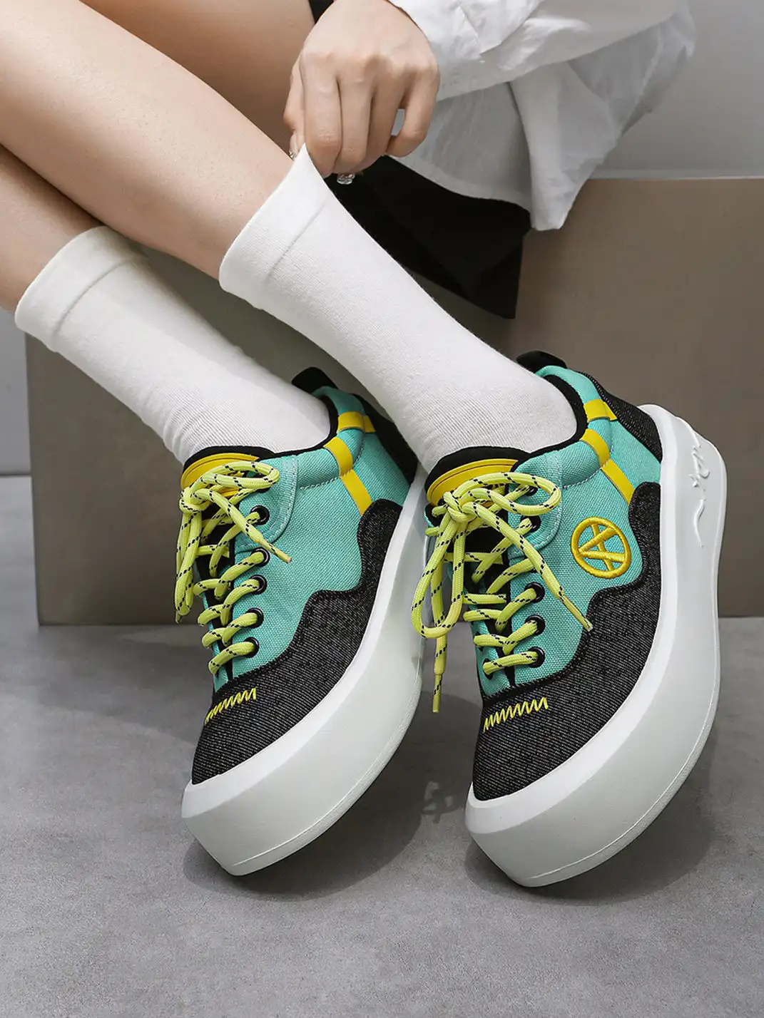 ACUPUNCTURE | Color-Blocked Canvas Platform Sneakers