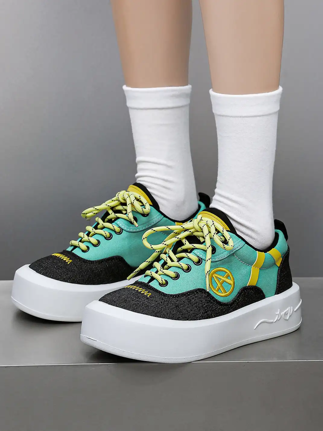 ACUPUNCTURE | Color-Blocked Canvas Platform Sneakers