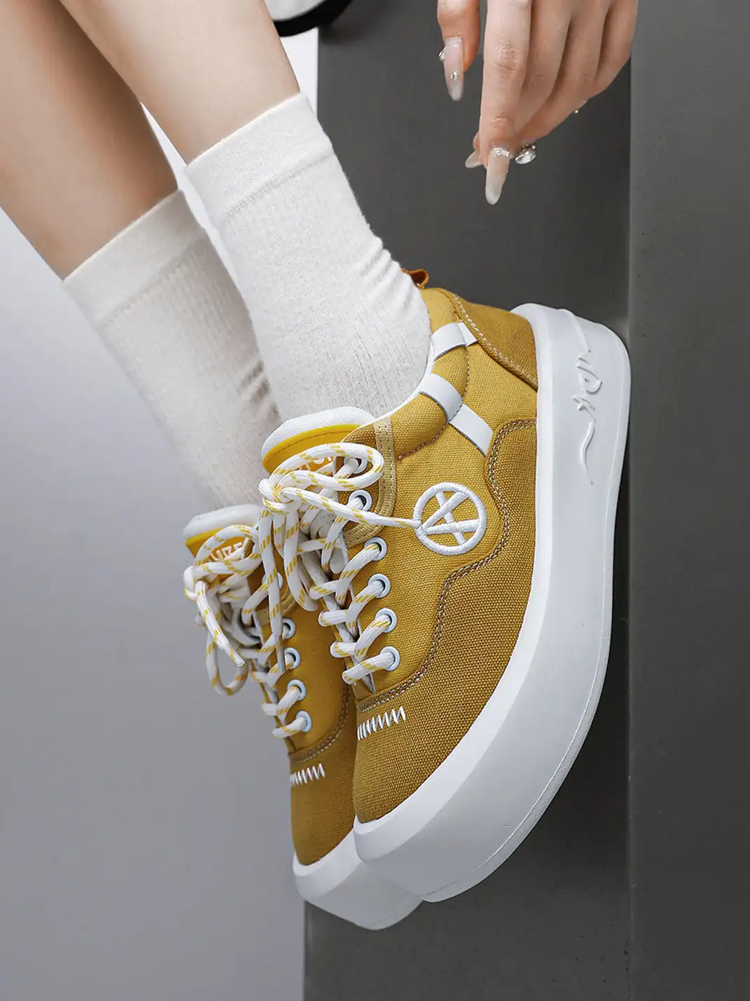 ACUPUNCTURE | Color-Blocked Canvas Platform Sneakers