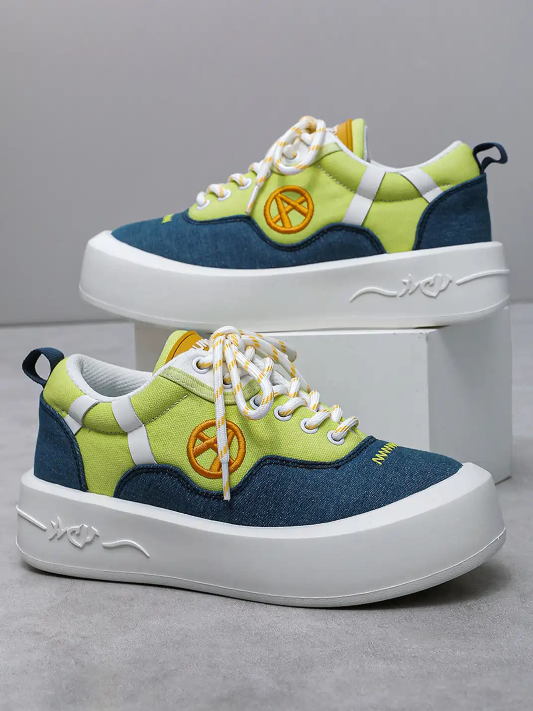 ACUPUNCTURE | Color-Blocked Canvas Platform Sneakers