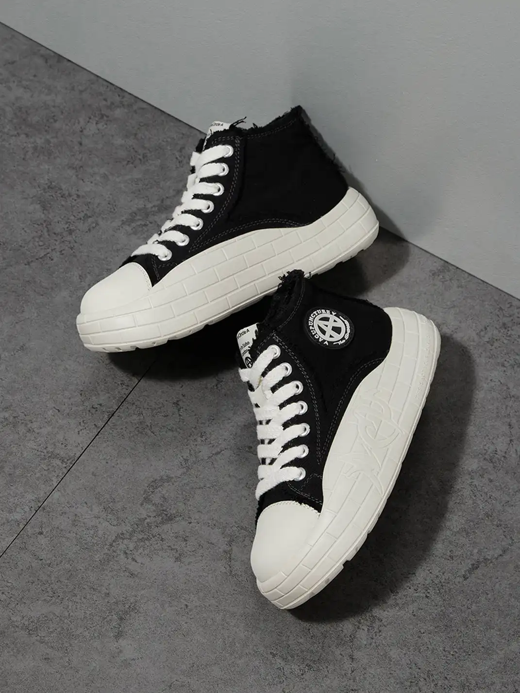 ACUPUNCTURE | High-top Platform Canvas Shoes