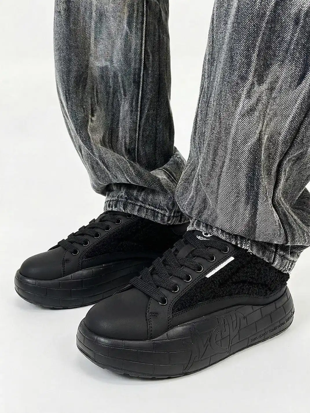 ACUPUNCTURE | Fleece Panel Thick Sole Sneakers