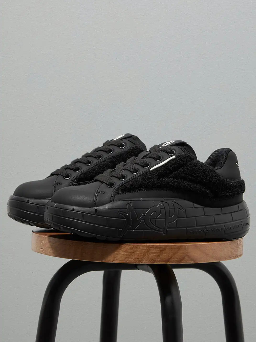 ACUPUNCTURE | Fleece Panel Thick Sole Sneakers