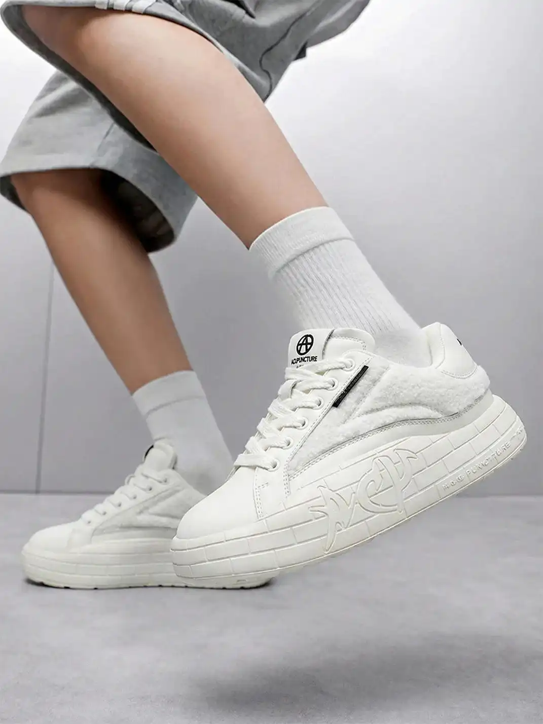 ACUPUNCTURE | Fleece Panel Thick Sole Sneakers