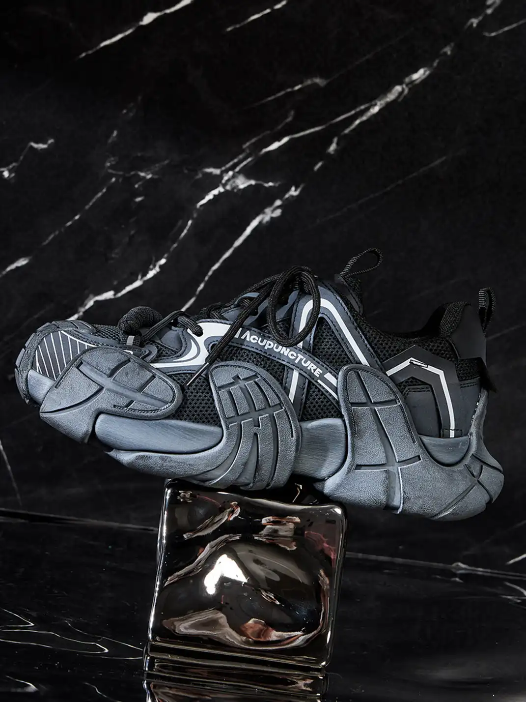 ACUPUNCTURE | Trendy Metallic Accent Platform Sneakers
