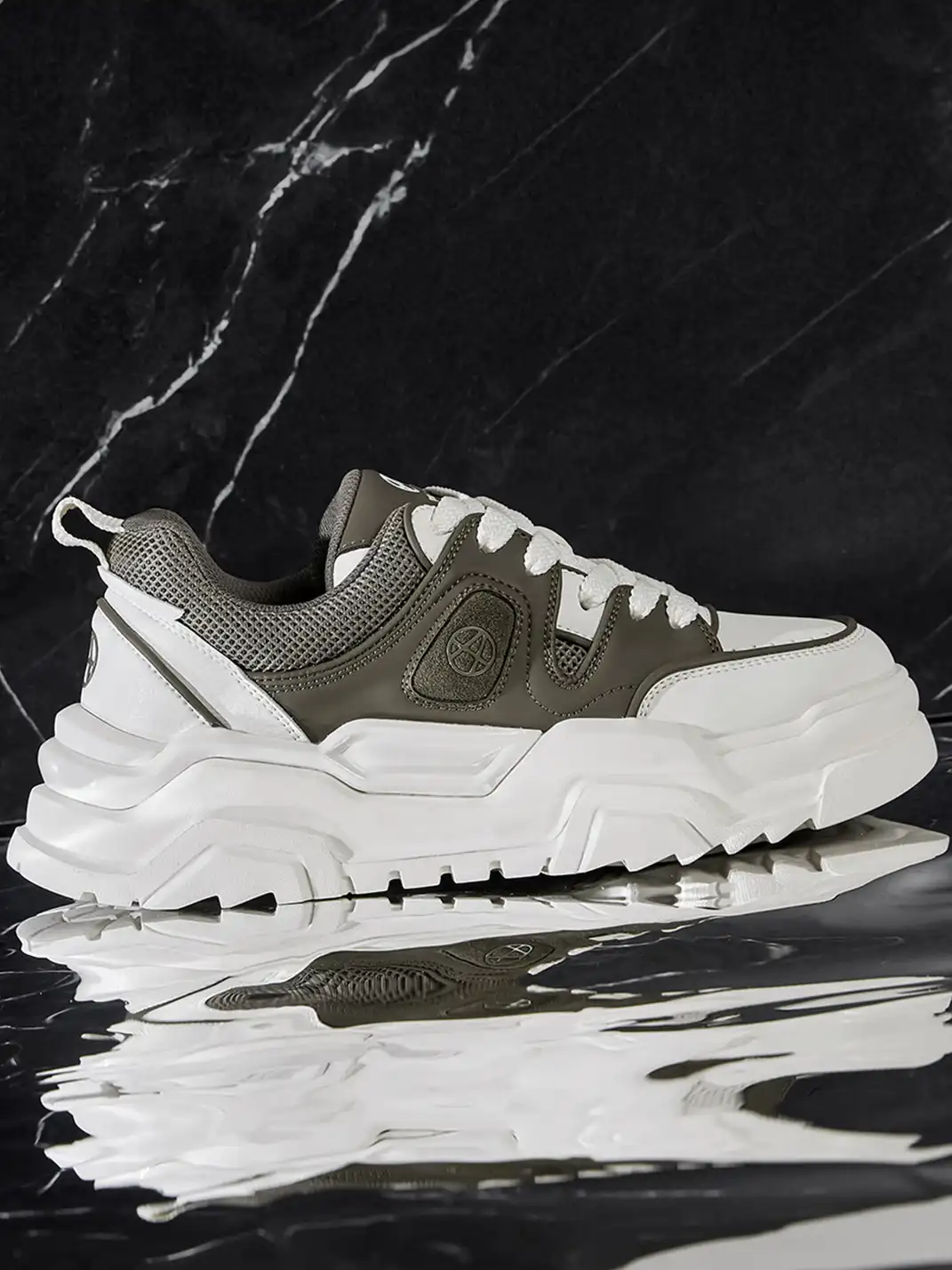 ACUPUNCTURE | Trendy Two-Tone Platform Sneakers
