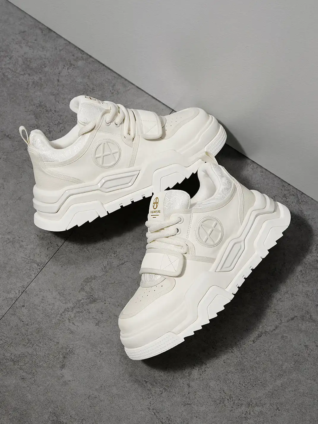 ACUPUNCTURE | Velcro Strap Platform Chunky Sneakers