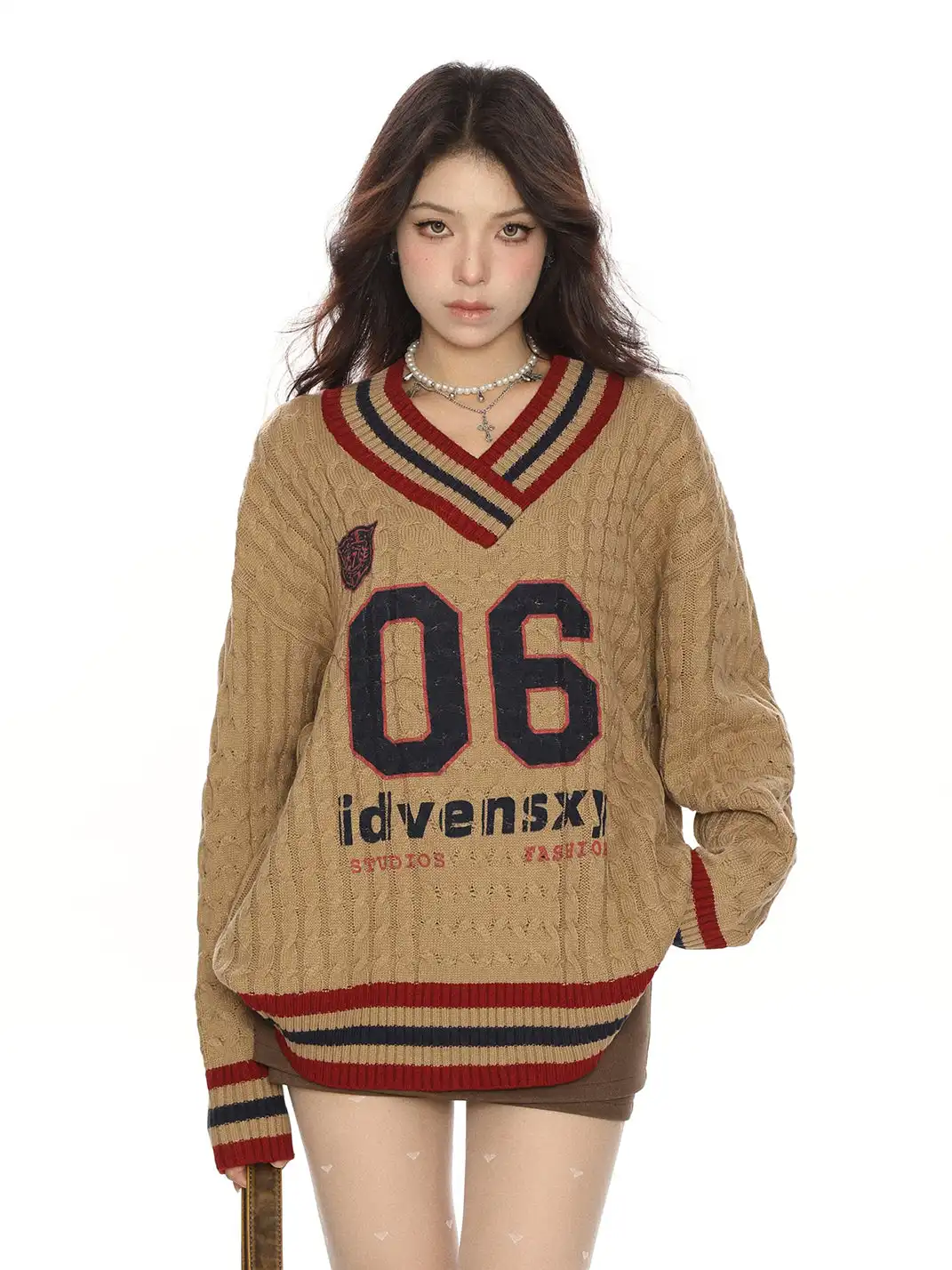BIGGOLD | Color-Blocked V-Neck Cable Knit Sweater