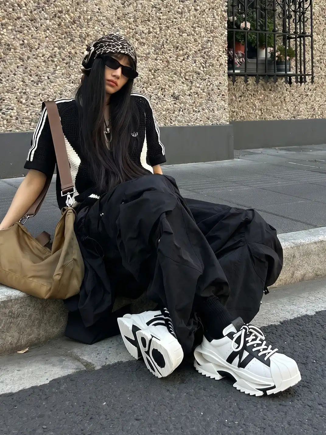 M88M | Fashionable Hollowed-Out Sole Platform Sneakers-Black White