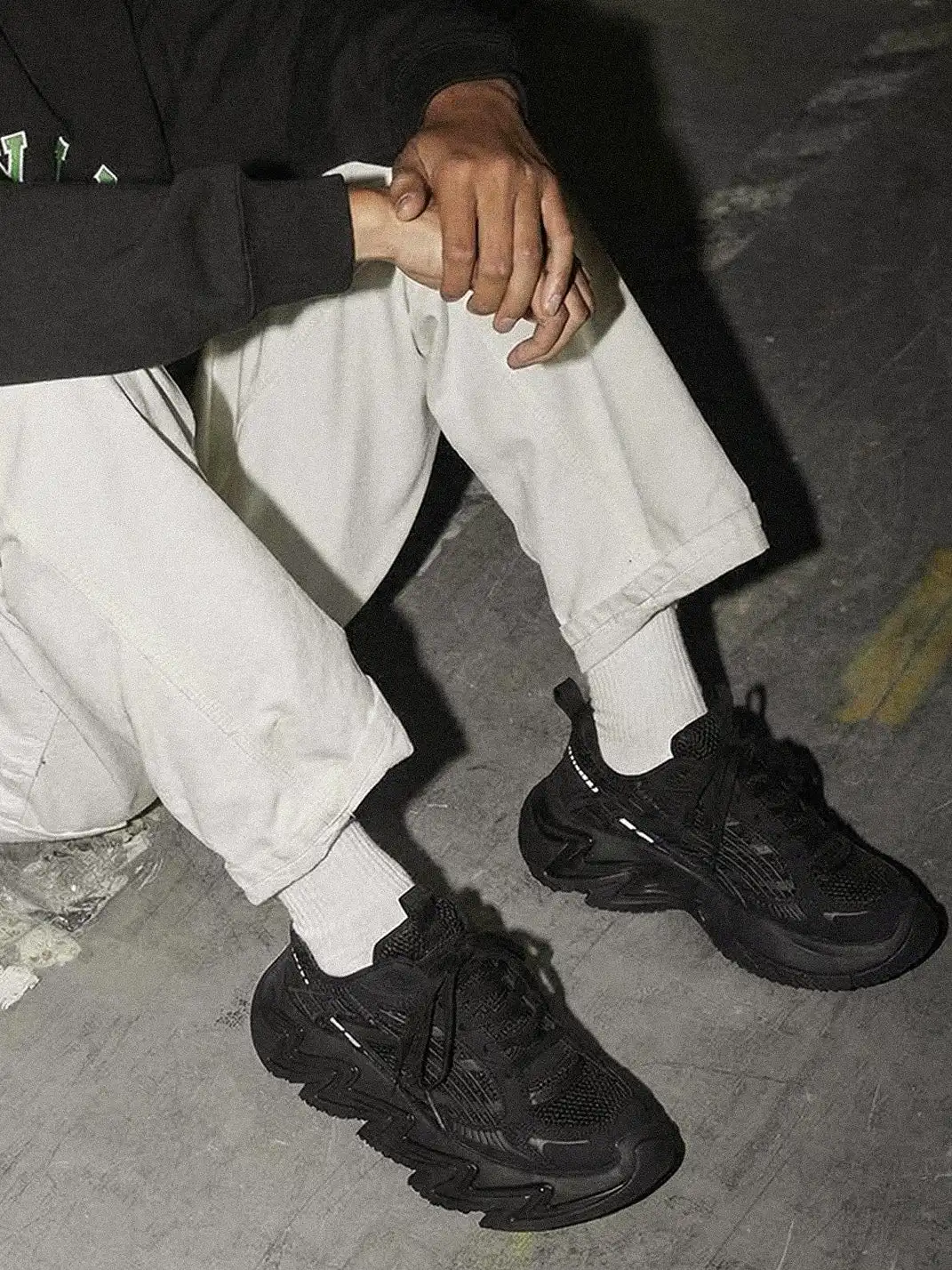 M88M | Zigzag Sole Chunky Sneakers-Black