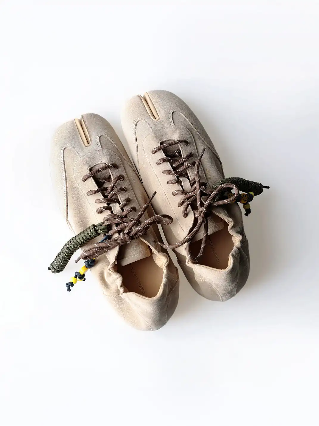 6CRAYON | Khaki Suede Cowhide Thin-Sole Tabi Sneakers