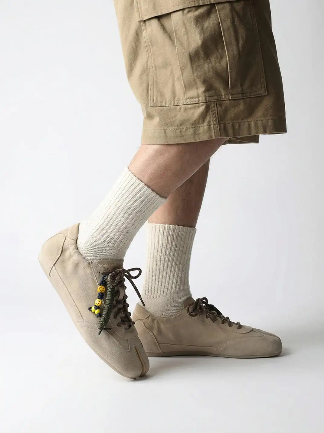 6CRAYON | Khaki Suede Cowhide Thin-Sole Tabi Sneakers