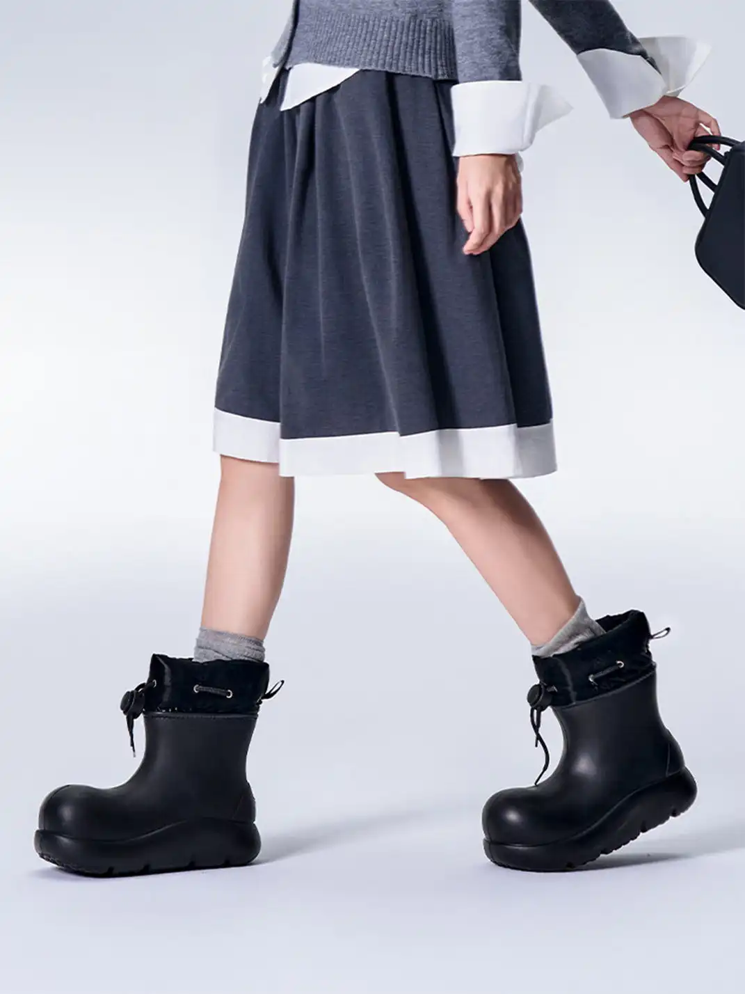 BEYS | Minimalist Waterproof Winter Boots with Adjustable Drawstring-Black