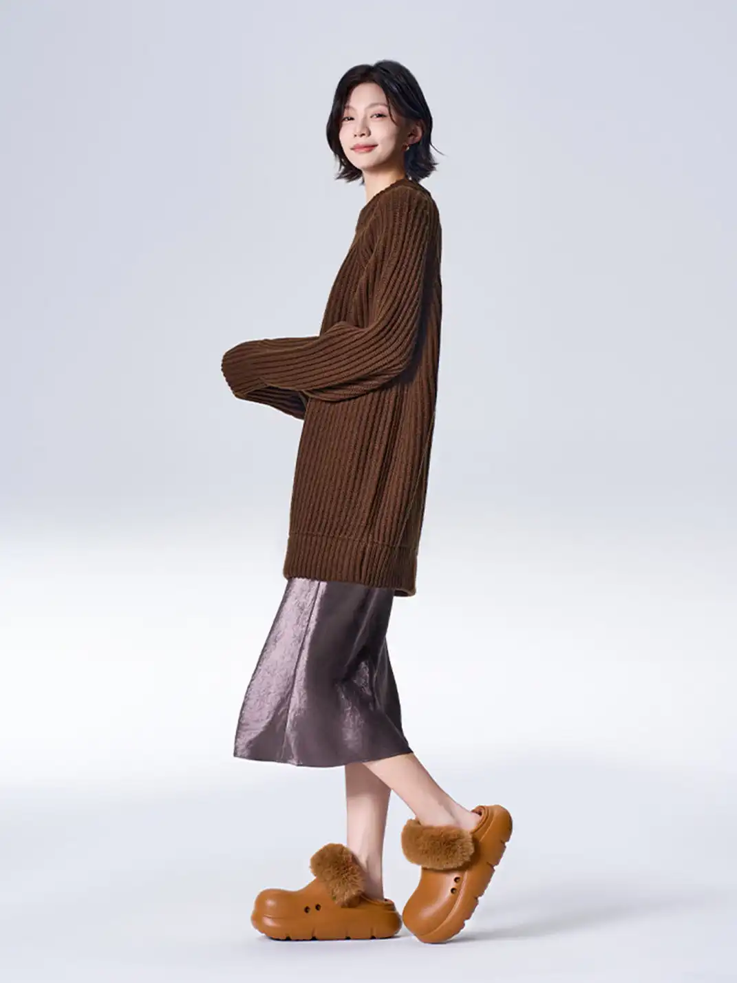 BEYS | Faux Fur Lined Slippers-Brown
