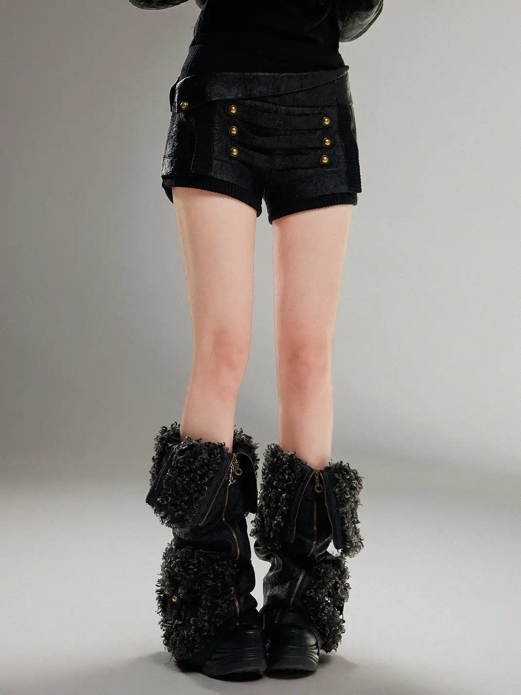 ARIADNAw | Low-Waisted Shorts