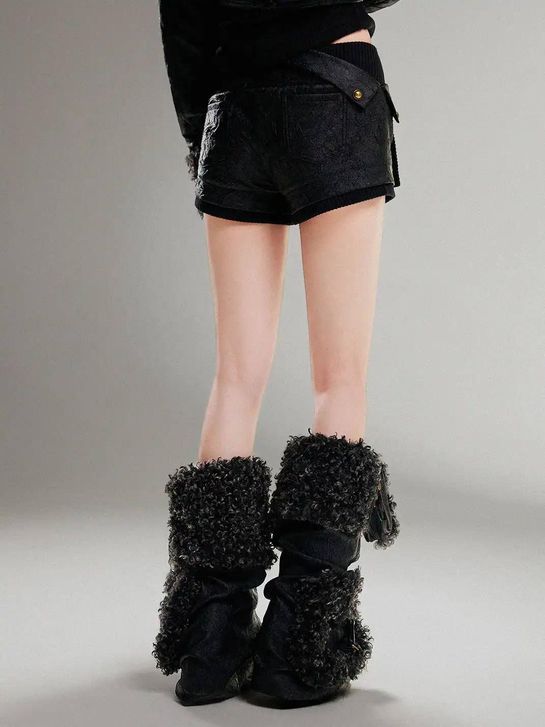 ARIADNAw | Low-Waisted Shorts