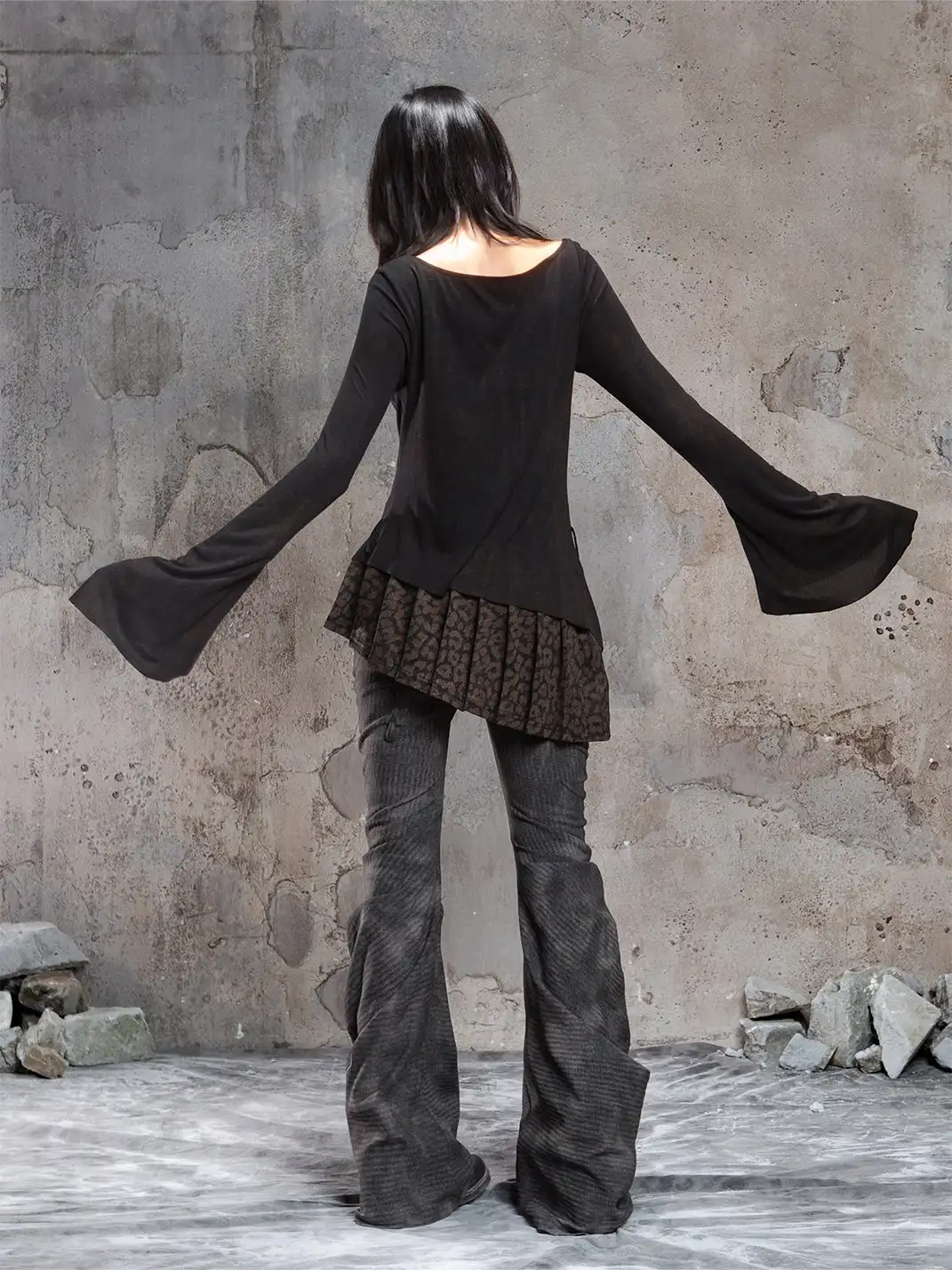 ARIADNAw | Fake Two-Piece Crew Neck Knit Blouse