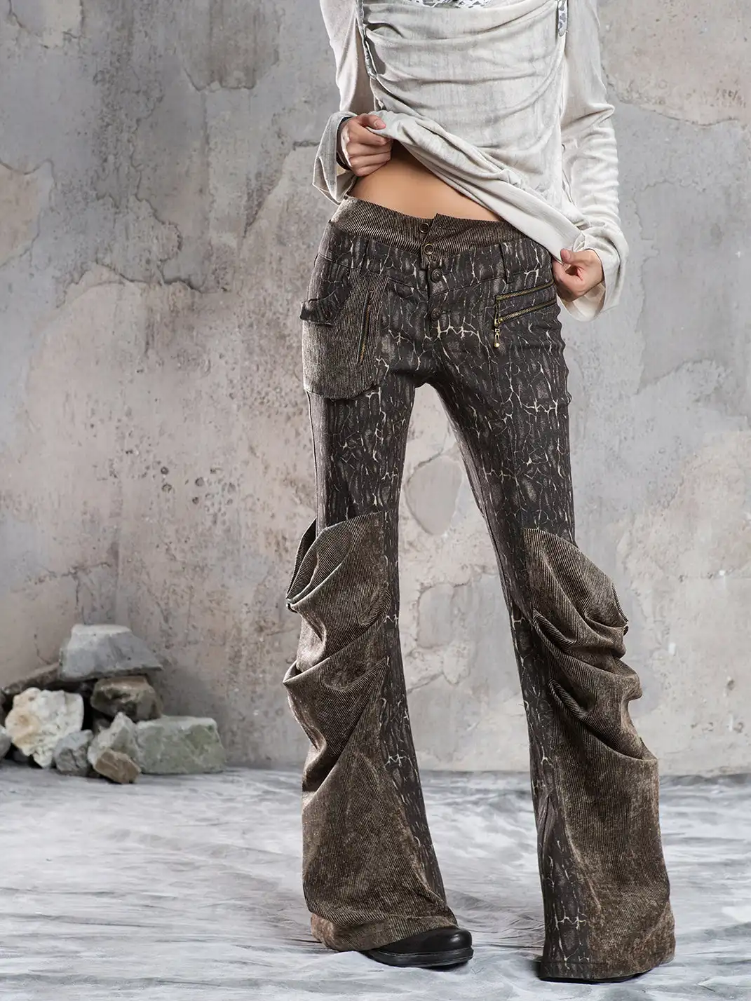 ARIADNAw | Pleated Accents Stylish Slim-Fit Long Flared Pants