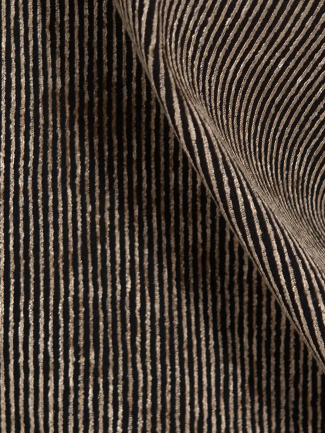 ARIADNAw | Pleated Accents Stylish Slim-Fit Long Flared Pants