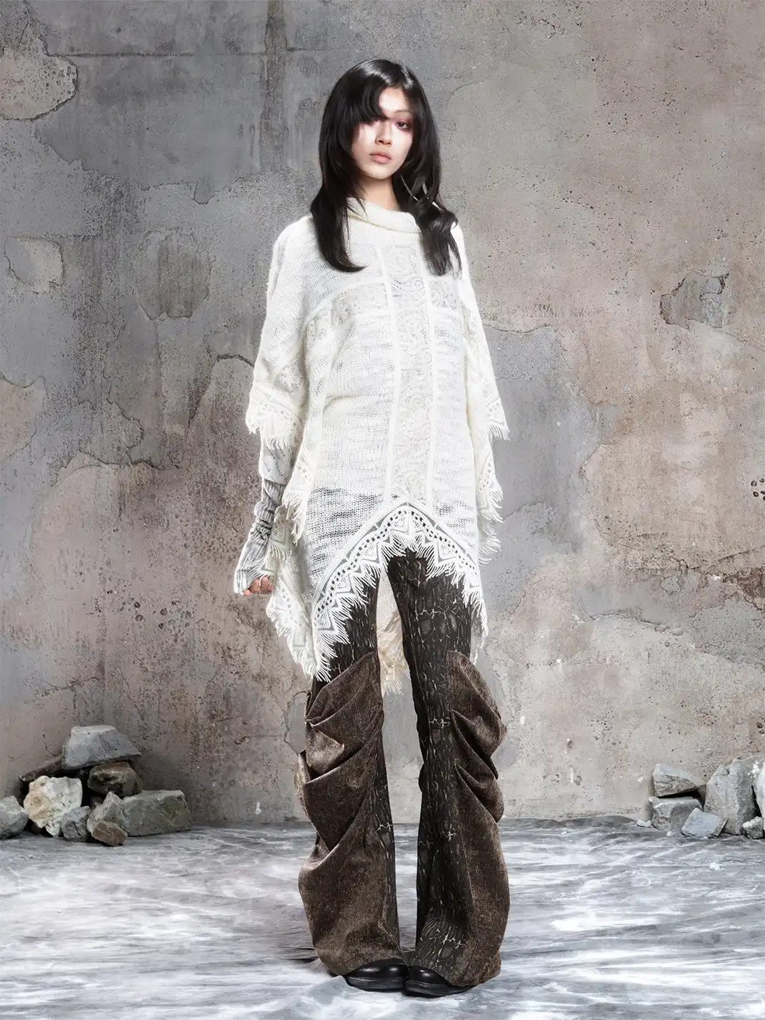 ARIADNAw | Pleated Accents Stylish Slim-Fit Long Flared Pants