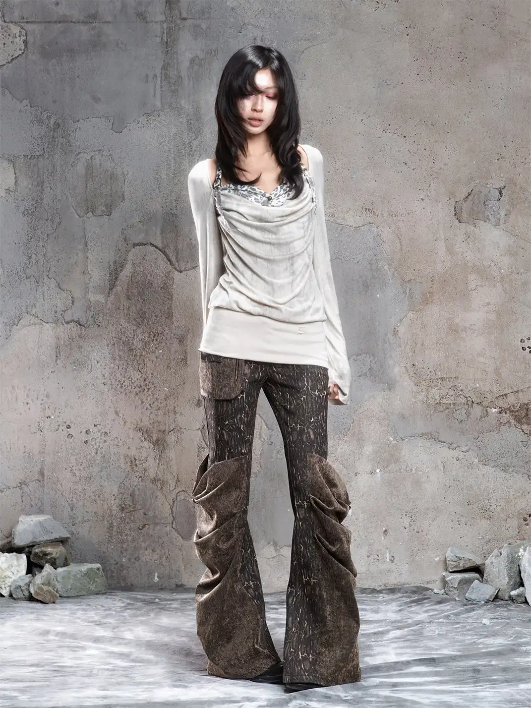 ARIADNAw | Pleated Accents Stylish Slim-Fit Long Flared Pants
