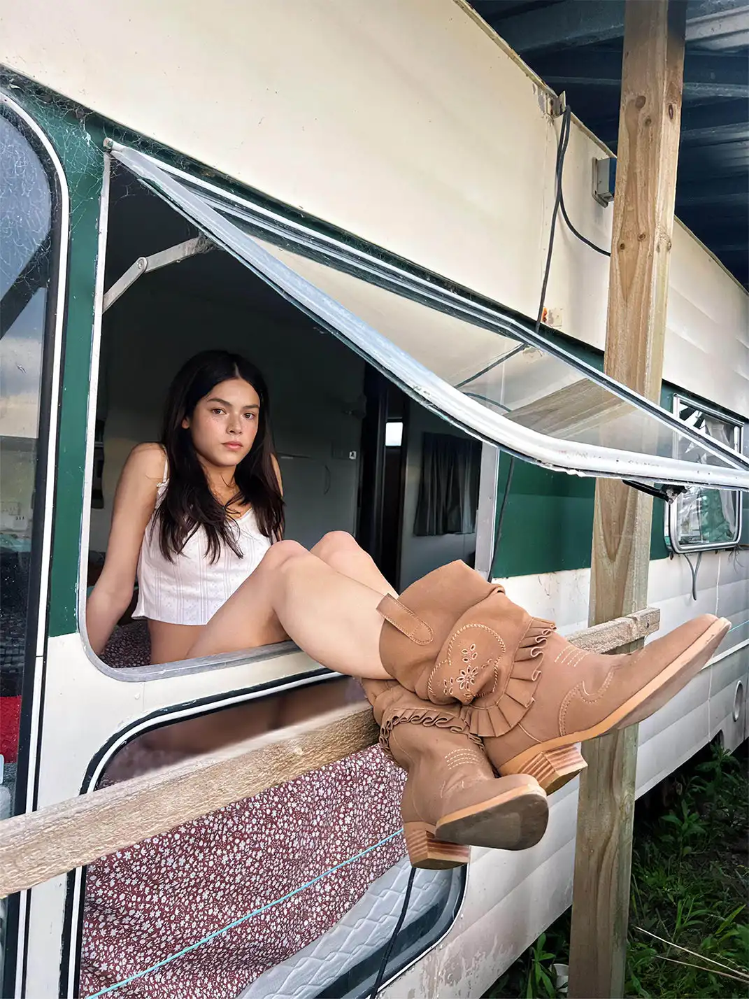 ECODAY | Retro Embroidered Suede Slouch Boots