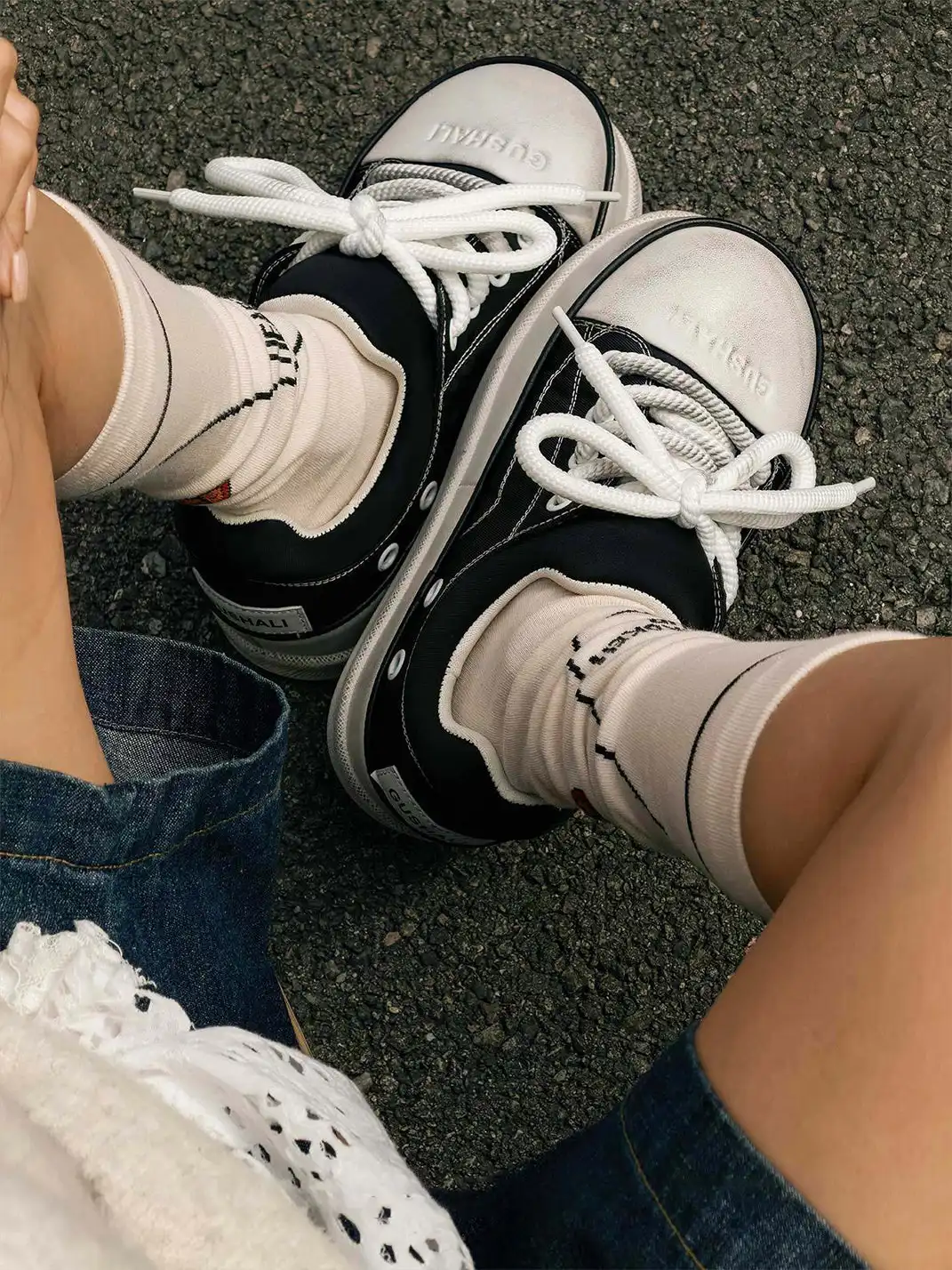 GSL | Retro Distressed Platform Sneakers-Black