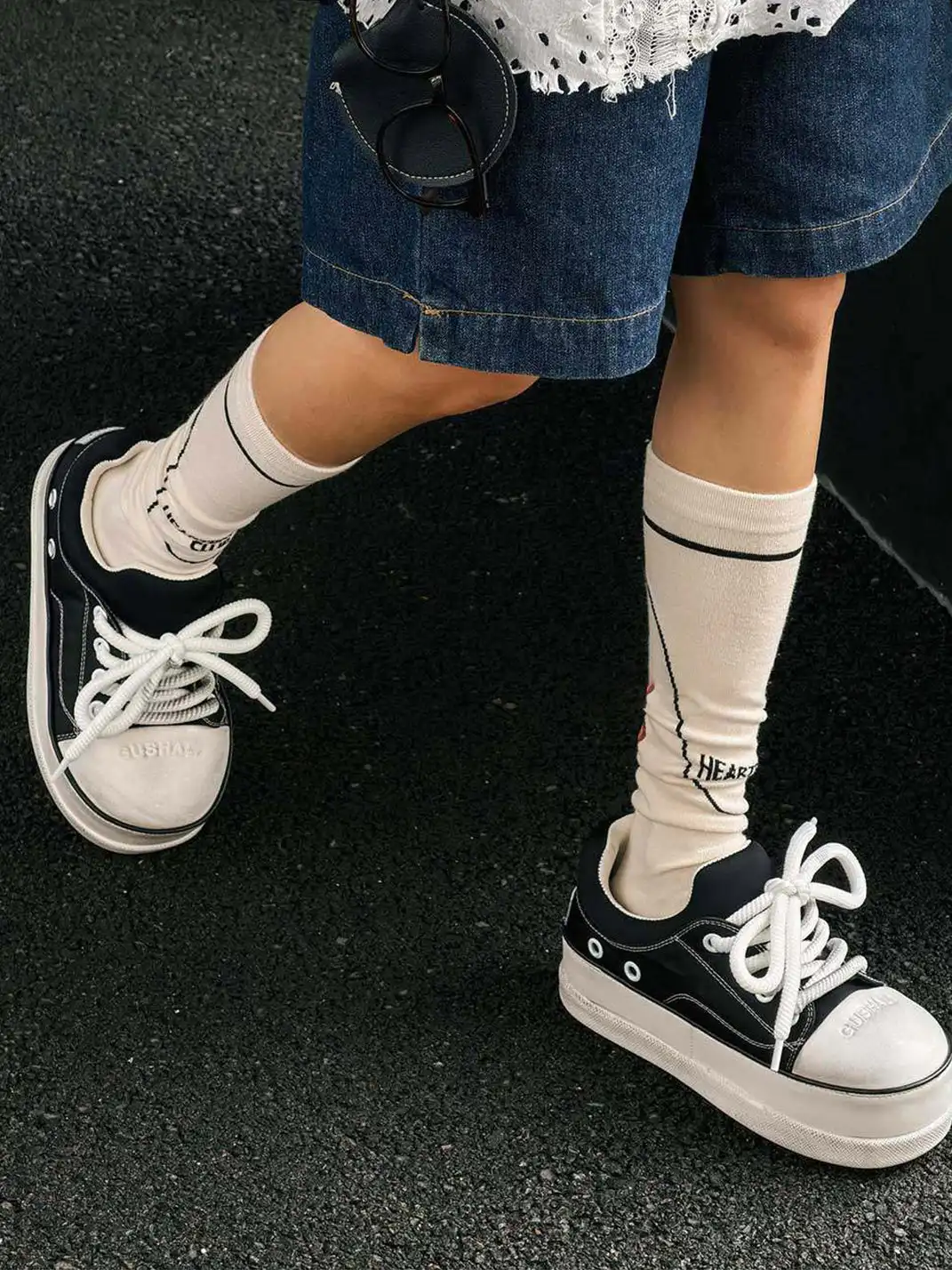 GSL | Retro Distressed Platform Sneakers-Black