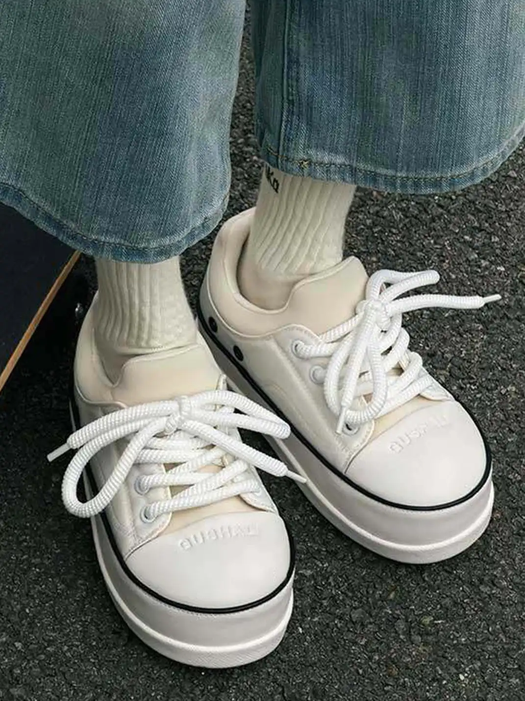 GSL | Retro Distressed Platform Sneakers-White
